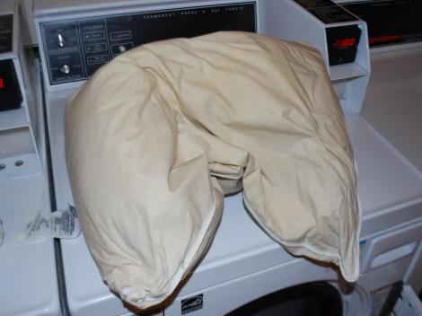 Washing-Pillows-to-Drying